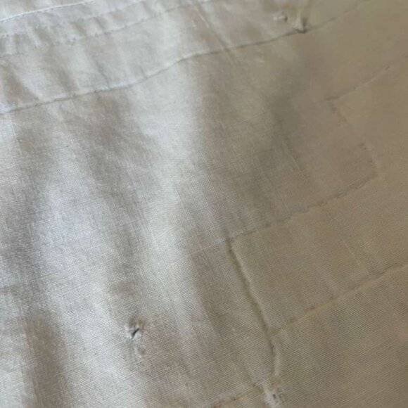 Handmade Patchwork Quilt – Log Cabin House Pattern with Button Details (79” x 79 - Picture 14 of 16